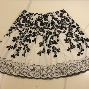 Black & white floral A line skirt with eyelets NWT